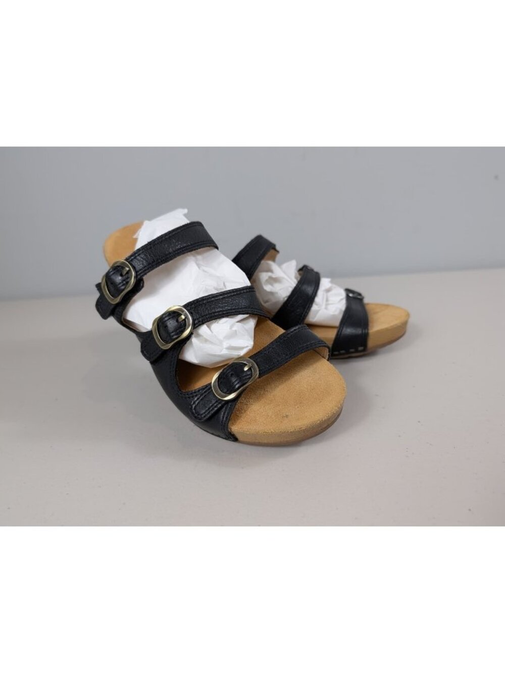 Dansko Tarin sandals in black leather women's size 7.5
